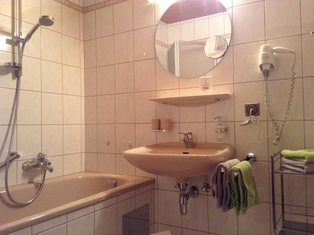 Hotel Garni Almhof Seefeld in Tirol Kültér fotó