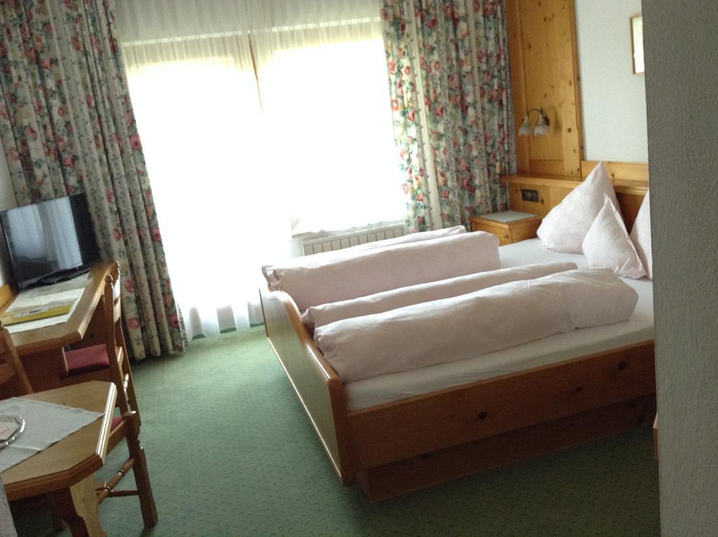 Hotel Garni Almhof Seefeld in Tirol Kültér fotó